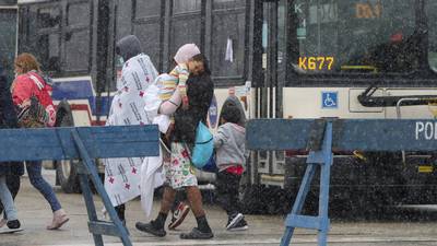 Handful of migrant buses arrive in Wilmette in recent days