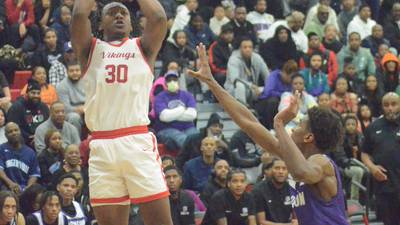His mother’s reaction put Homewood-Flossmoor’s Carson Brownfield on the basketball path. ‘Best thing she did.’ 