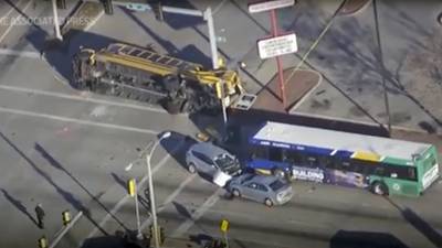 Vehicle wanted in Chicago homicide crashes into Milwaukee school bus during police pursuit