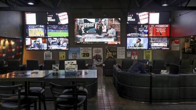 Illinois sportsbooks could add in-state college sports betting under new bill