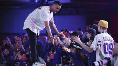 Column: Cubs Convention is on, while SoxFest remains off. Can an old tradition be revived?