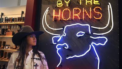 Teenager Najiah Knight wants to be the 1st woman at bull riding’s top level. But it’s an uphill dream.