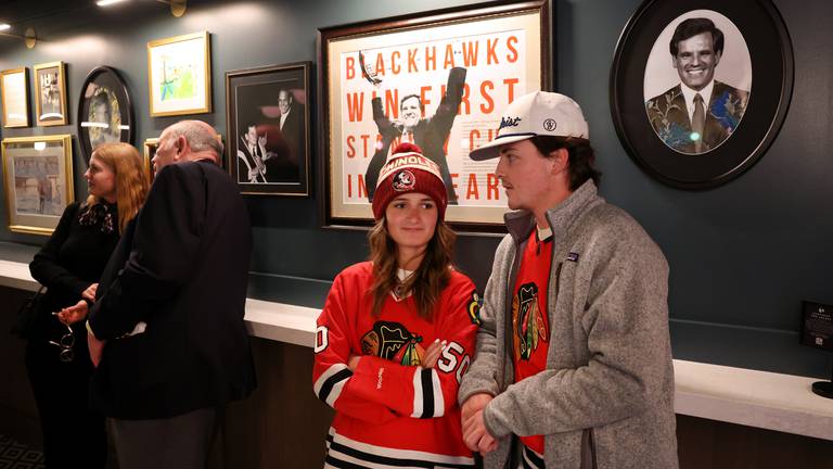 Photos: Rocky Wirtz honored with bar at United Center